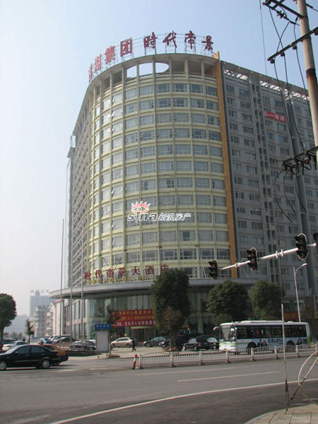 洪雅財(cái)富廣場(chǎng)與時(shí)代帝景.jpg 洪雅財(cái)富廣場(chǎng)與時(shí)代帝景.jpg